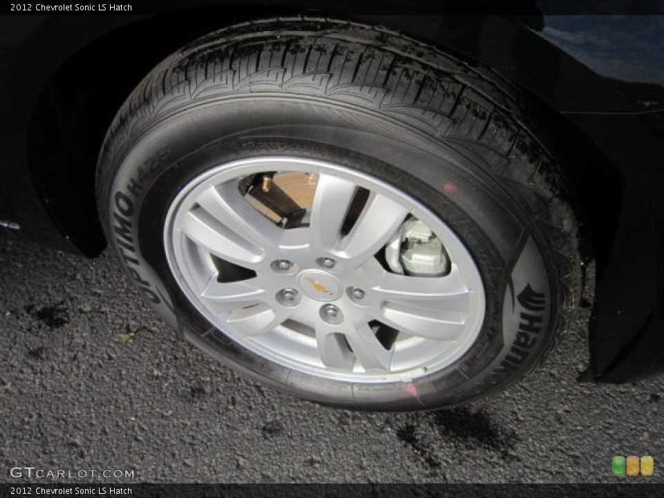 2012 Chevrolet Sonic LS Hatch Wheel and Tire Photo #58931645