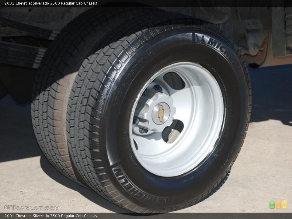 2001 Chevrolet Silverado 3500 Regular Cab Chassis Wheel and Tire Photo #59178666