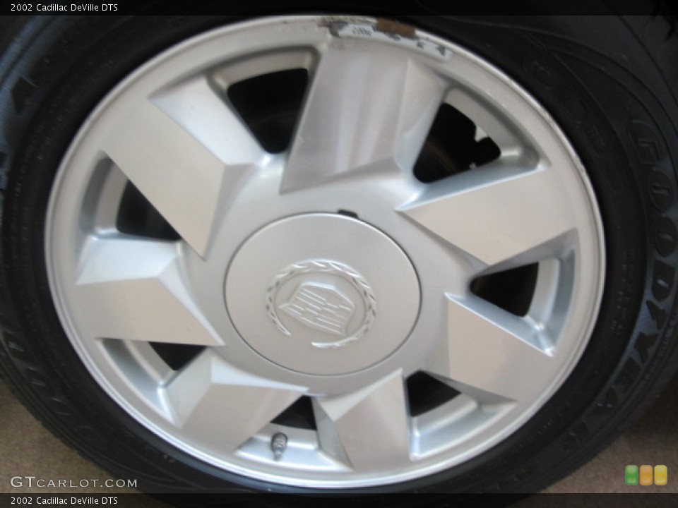 2002 Cadillac DeVille DTS Wheel and Tire Photo #59204060
