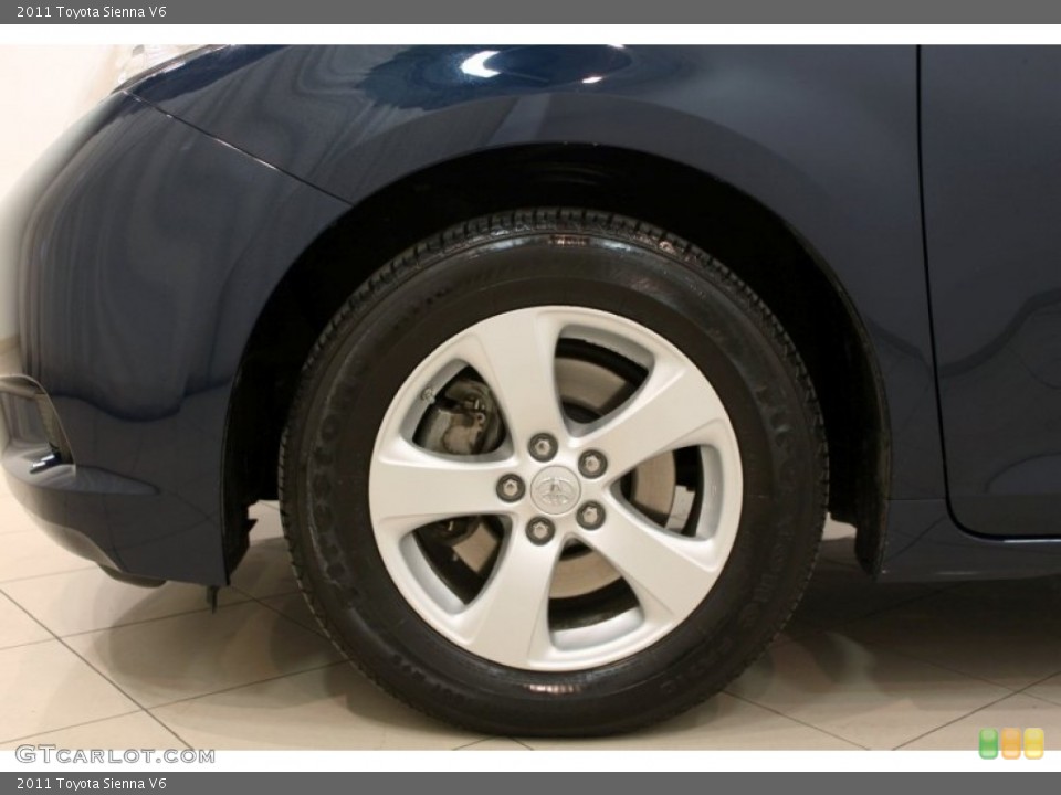 2011 Toyota Sienna V6 Wheel and Tire Photo #59401751