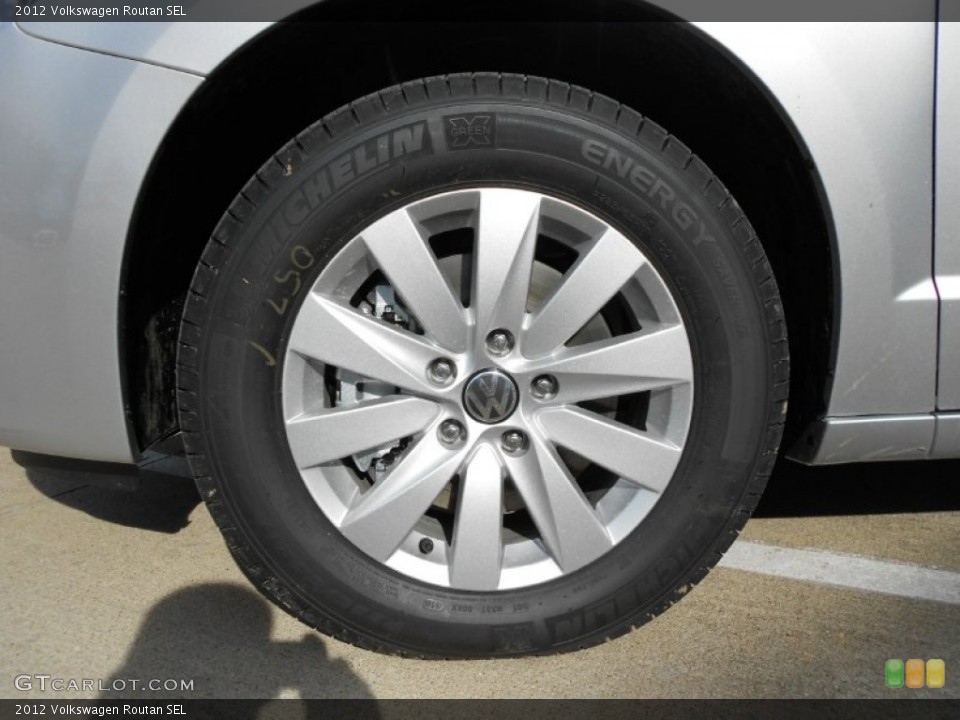2012 Volkswagen Routan SEL Wheel and Tire Photo #59550177