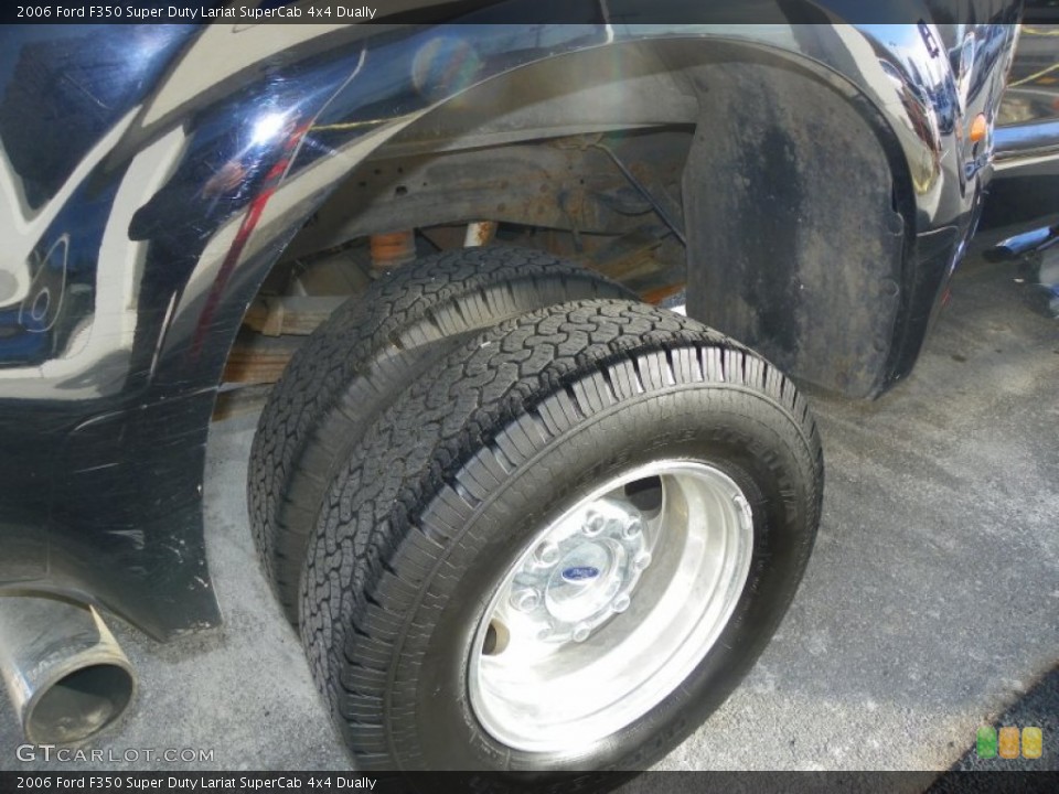 2006 Ford F350 Super Duty Lariat SuperCab 4x4 Dually Wheel and Tire Photo #59724072