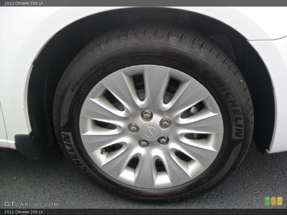 2011 Chrysler 200 Wheels and Tires