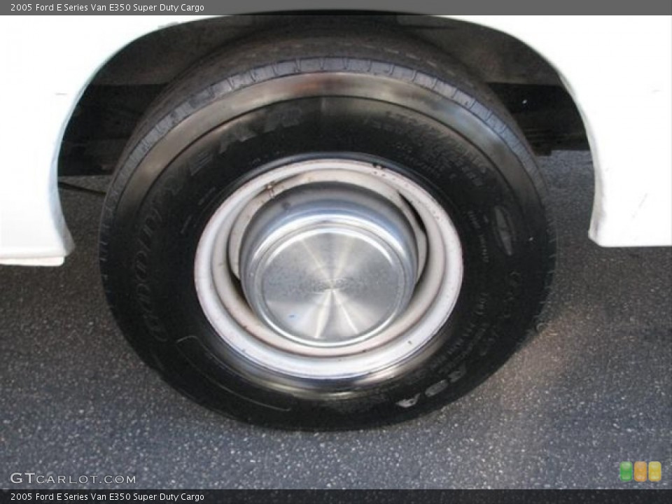 2005 Ford E Series Van E350 Super Duty Cargo Wheel and Tire Photo #60068187