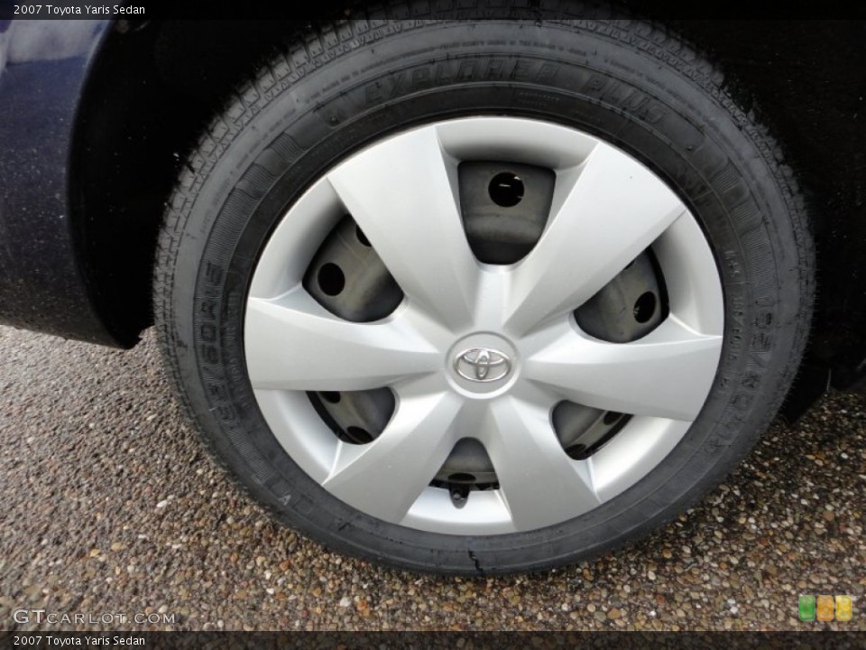 2007 Toyota Yaris Sedan Wheel and Tire Photo #60087981