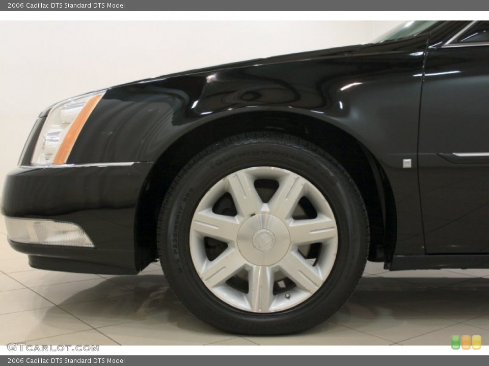 2006 Cadillac DTS  Wheel and Tire Photo #60104520