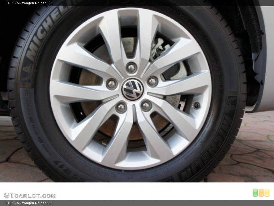 2012 Volkswagen Routan SE Wheel and Tire Photo #60148081