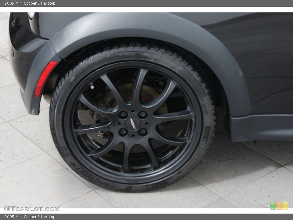 2005 Mini Cooper S Hardtop Wheel and Tire Photo #60203524