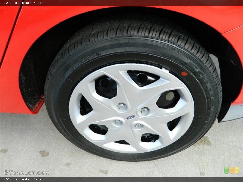 2012 Ford Fiesta SE Sedan Wheel and Tire Photo #60308573