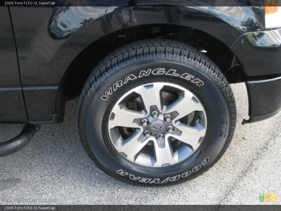 2006 Ford F150 XL SuperCab Wheel and Tire Photo #60380005