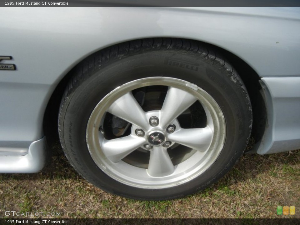 1995 Ford Mustang GT Convertible Wheel and Tire Photo #60403706