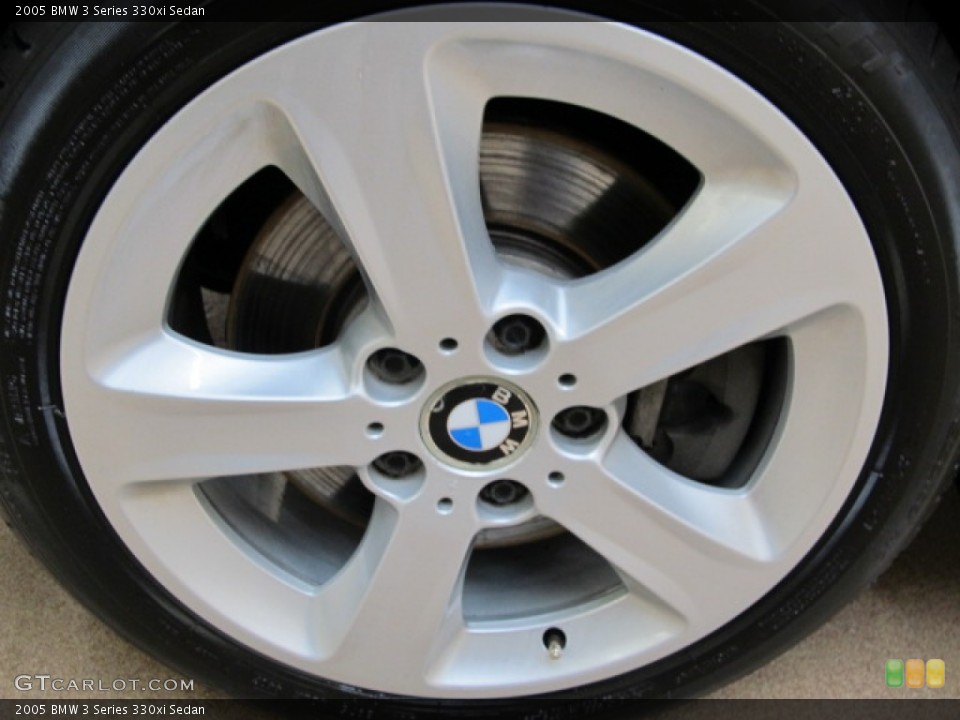 2005 BMW 3 Series 330xi Sedan Wheel and Tire Photo #60605390
