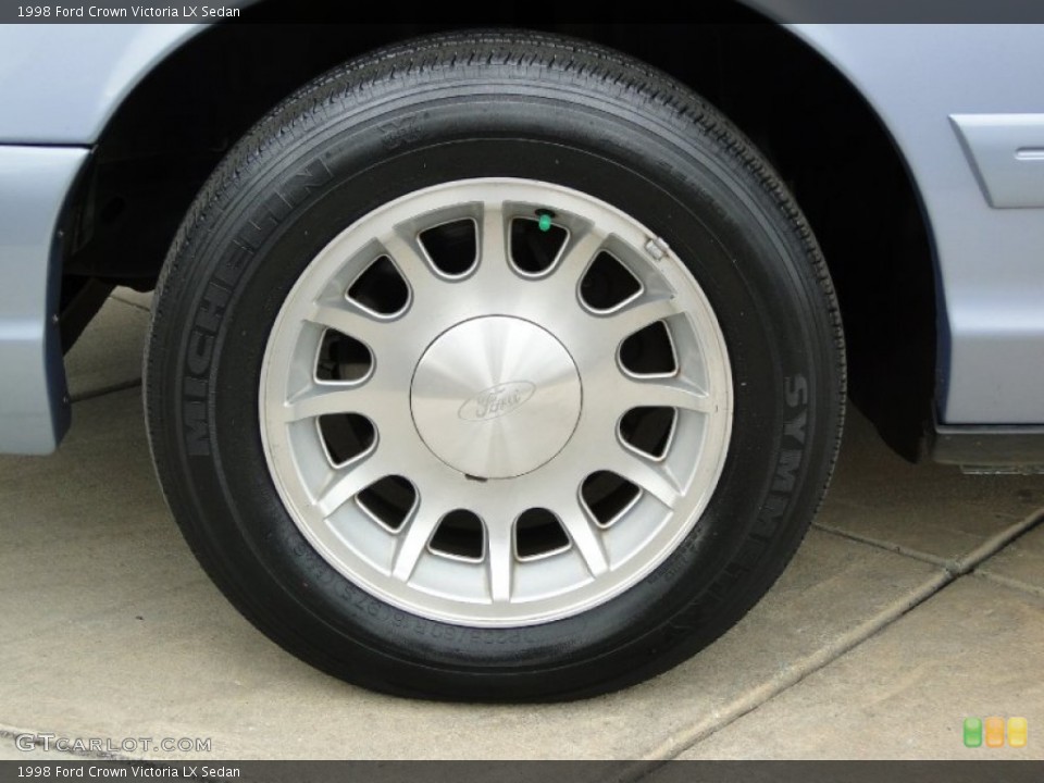 1998 Ford Crown Victoria LX Sedan Wheel and Tire Photo #60741431
