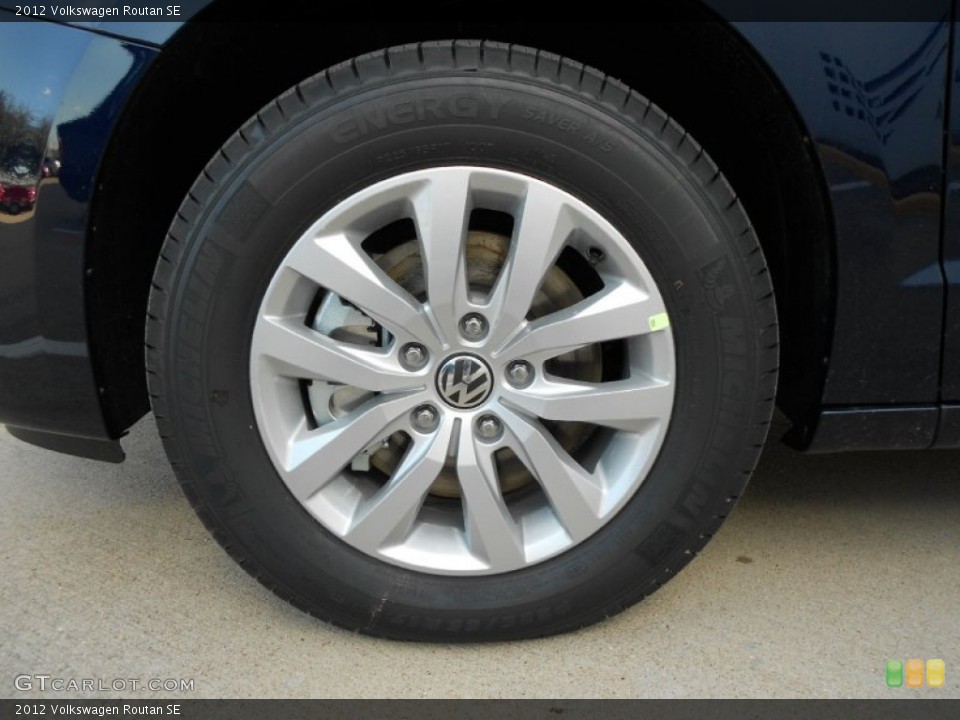2012 Volkswagen Routan SE Wheel and Tire Photo #60776510
