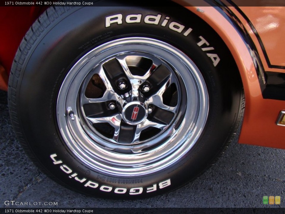 1971 Oldsmobile 442 W30 Holiday Hardtop Coupe Wheel and Tire Photo #60833343