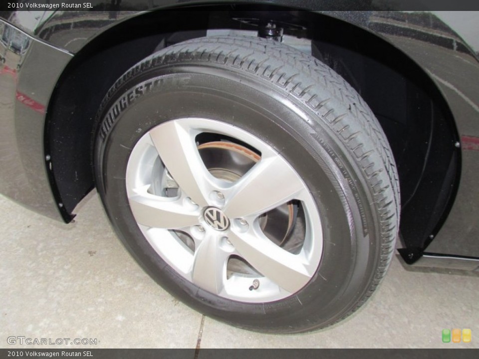 2010 Volkswagen Routan SEL Wheel and Tire Photo #60847419