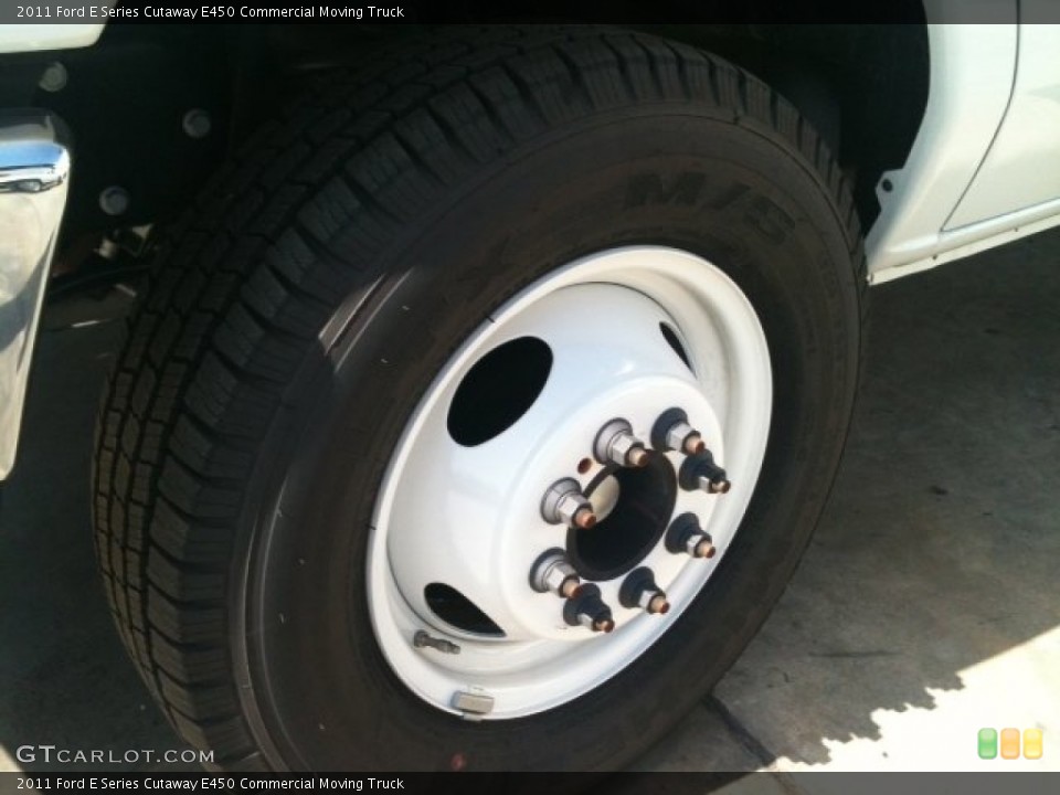 2011 Ford E Series Cutaway Wheels and Tires
