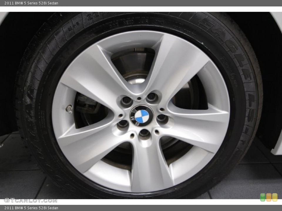 2011 BMW 5 Series 528i Sedan Wheel and Tire Photo #60991441
