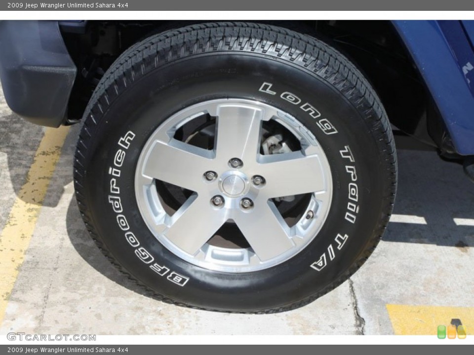 2009 Jeep Wrangler Unlimited Sahara 4x4 Wheel and Tire Photo #61011133