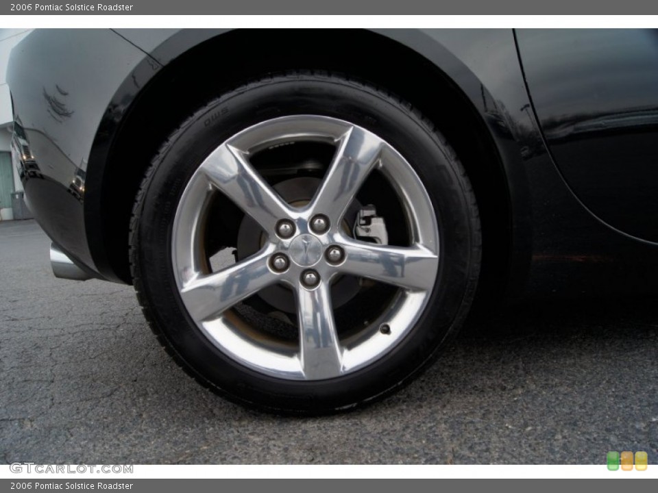 2006 Pontiac Solstice Roadster Wheel and Tire Photo #61025269
