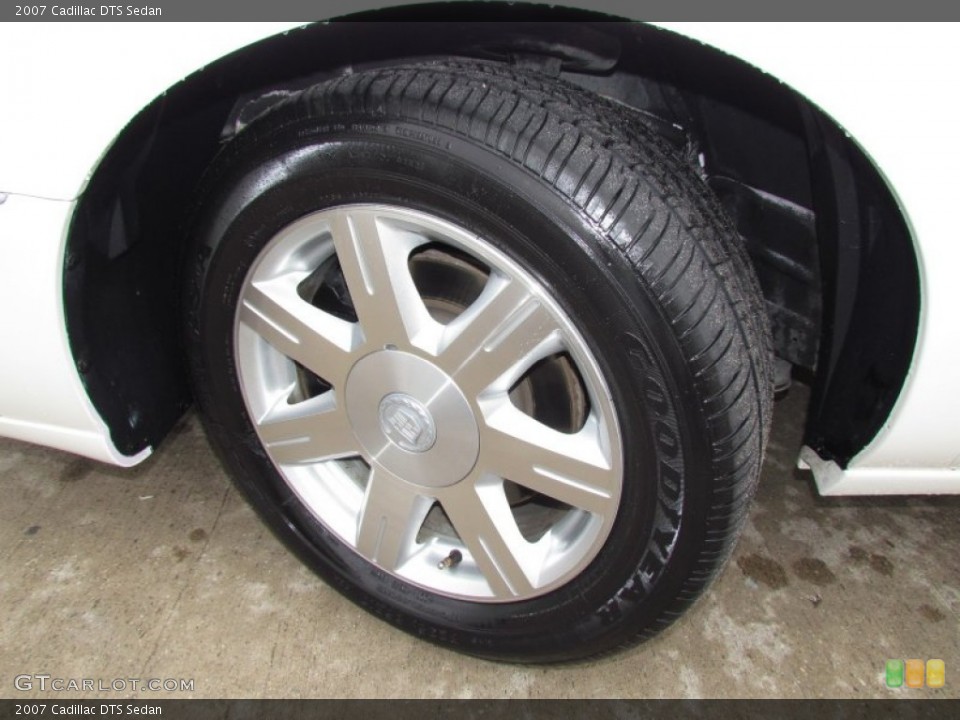 2007 Cadillac DTS Sedan Wheel and Tire Photo #61051657