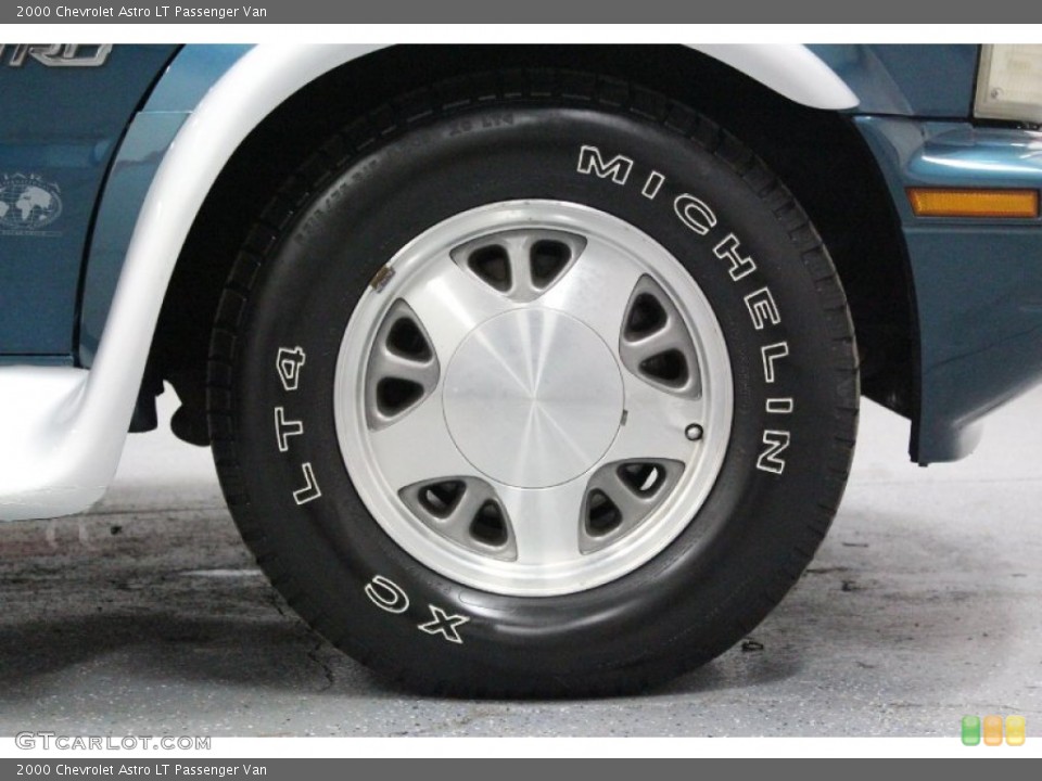 2000 Chevrolet Astro LT Passenger Van Wheel and Tire Photo #61111549