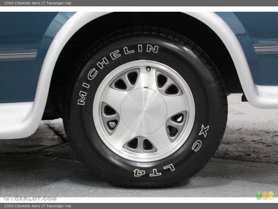 2000 Chevrolet Astro LT Passenger Van Wheel and Tire Photo #61111552