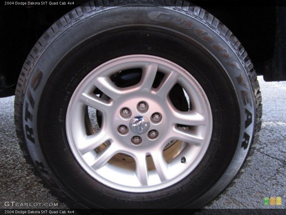 2004 Dodge Dakota SXT Quad Cab 4x4 Wheel and Tire Photo #61176240