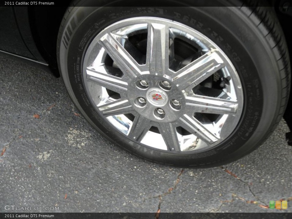 2011 Cadillac DTS Premium Wheel and Tire Photo #61222750