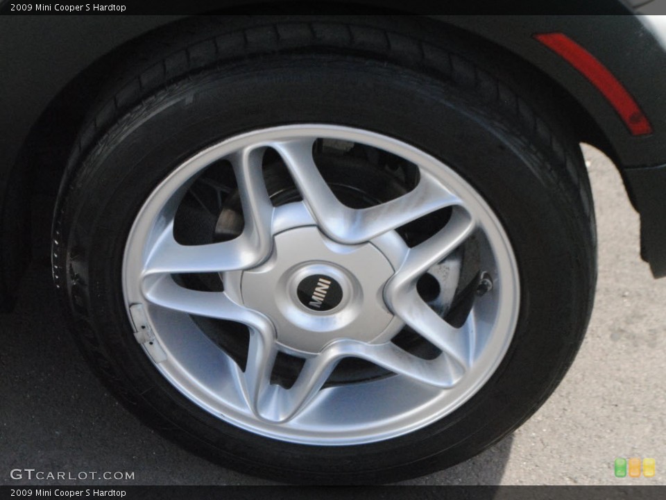 2009 Mini Cooper S Hardtop Wheel and Tire Photo #61223047