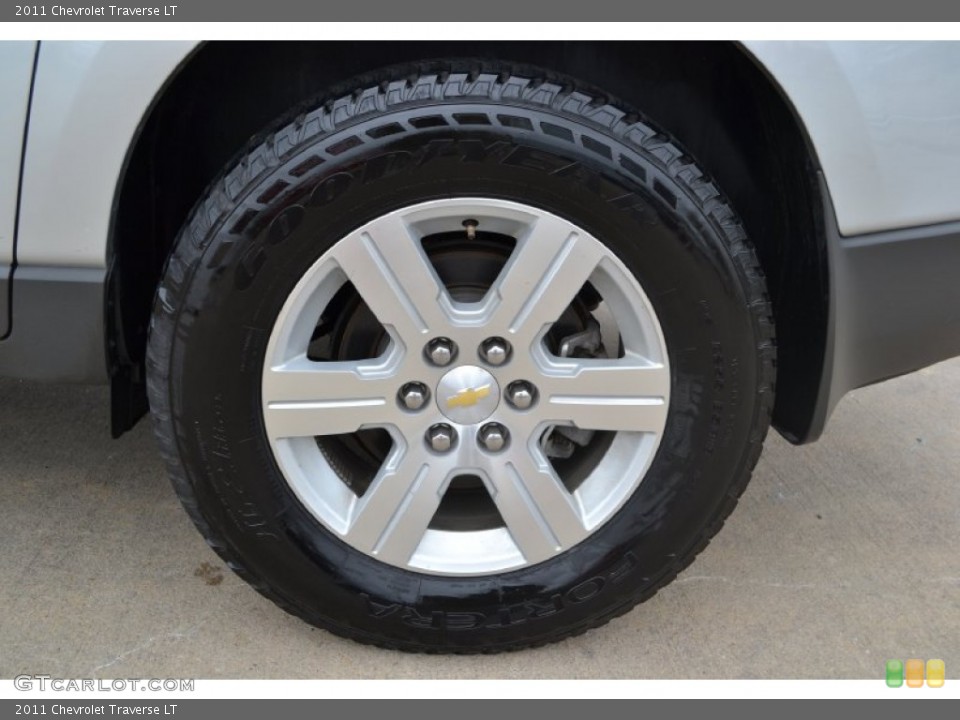 2011 Chevrolet Traverse LT Wheel and Tire Photo #61267652