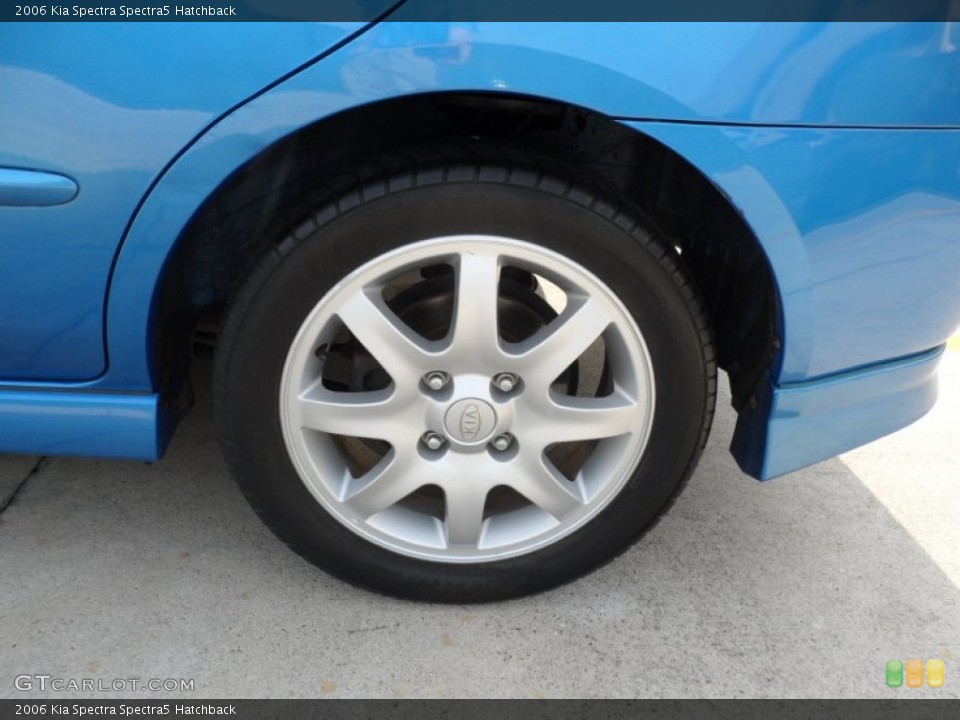 2006 Kia Spectra Spectra5 Hatchback Wheel and Tire Photo #61281896