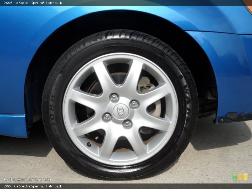 2006 Kia Spectra Spectra5 Hatchback Wheel and Tire Photo #61281915