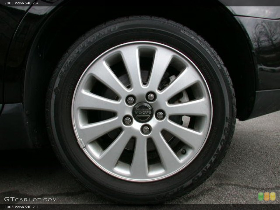2005 Volvo S40 2.4i Wheel and Tire Photo #61458627