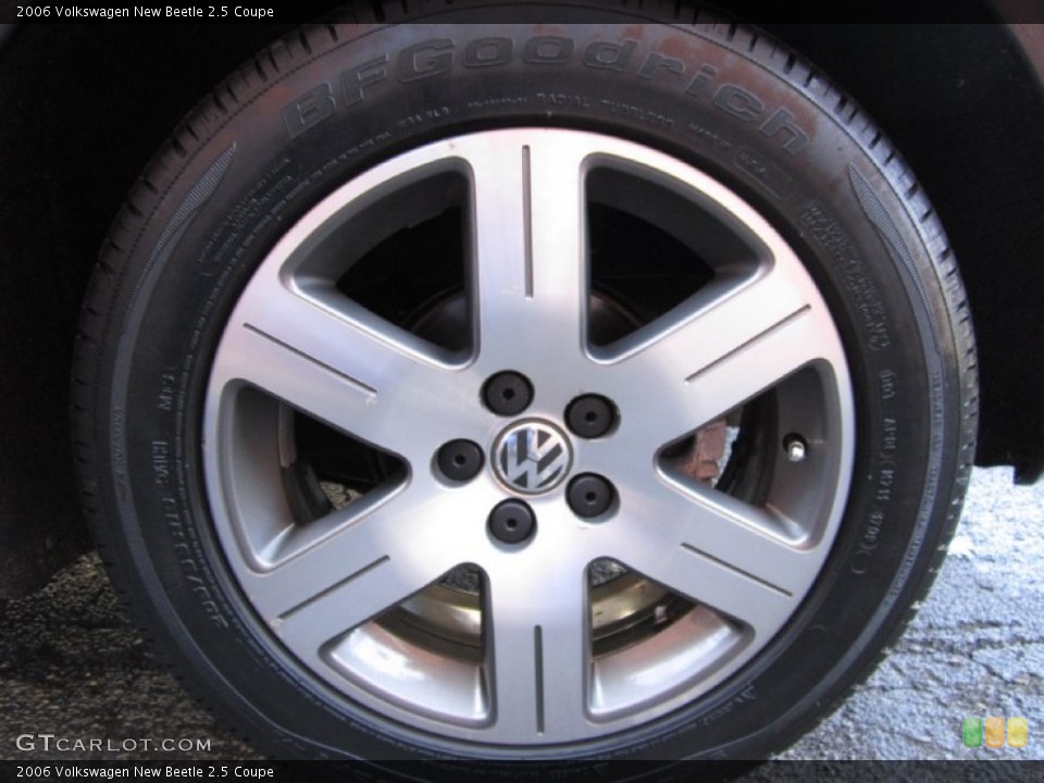 2006 Volkswagen New Beetle 2.5 Coupe Wheel and Tire Photo #61606497