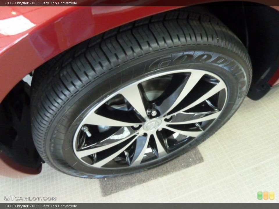 2012 Chrysler 200 S Hard Top Convertible Wheel and Tire Photo #61621339