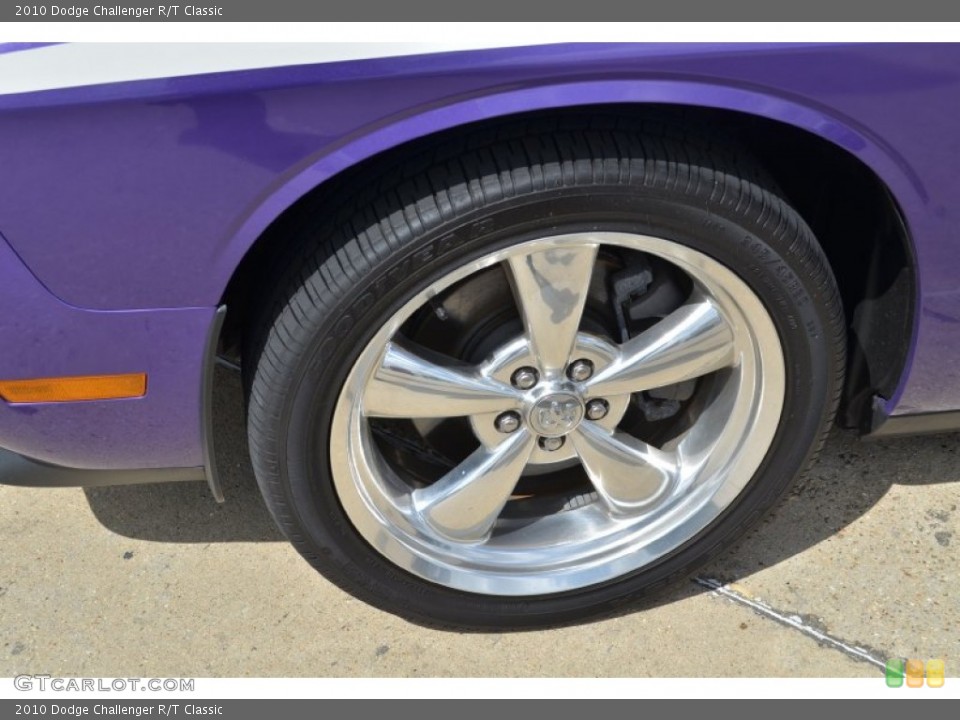 2010 Dodge Challenger R/T Classic Wheel and Tire Photo #61875689