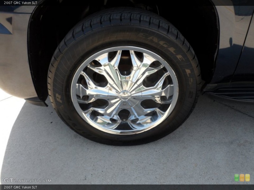 2007 GMC Yukon Custom Wheel and Tire Photo #62028267