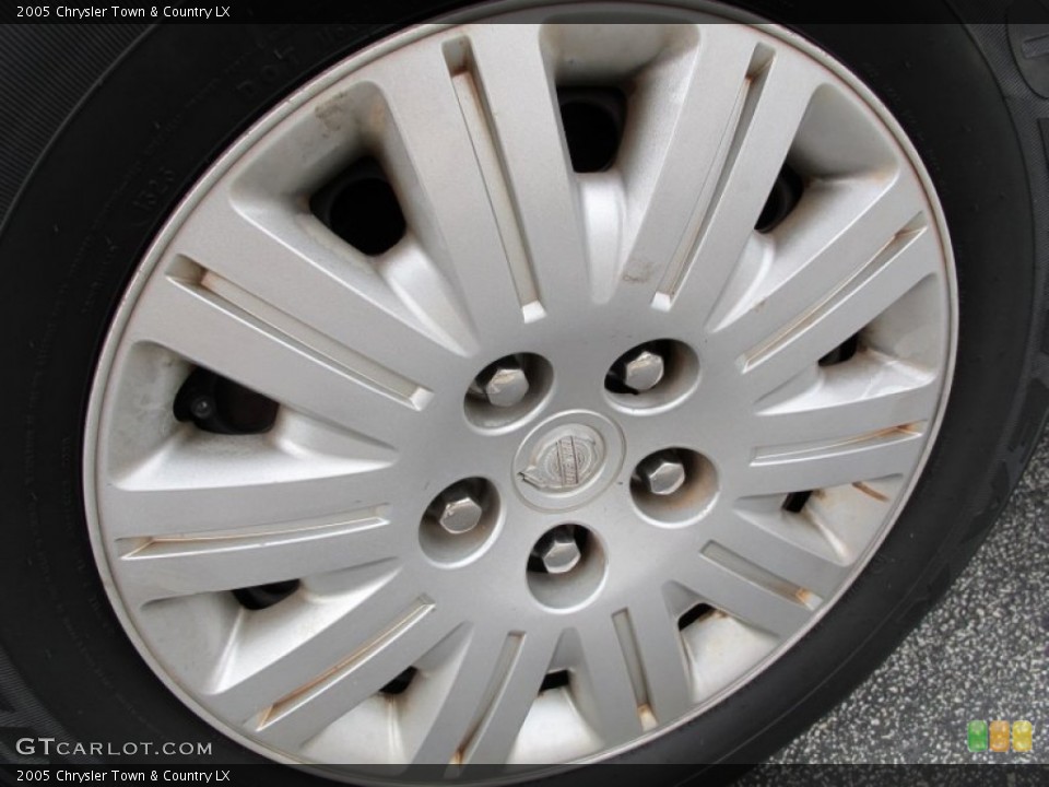 2005 Chrysler Town & Country LX Wheel and Tire Photo #62216041