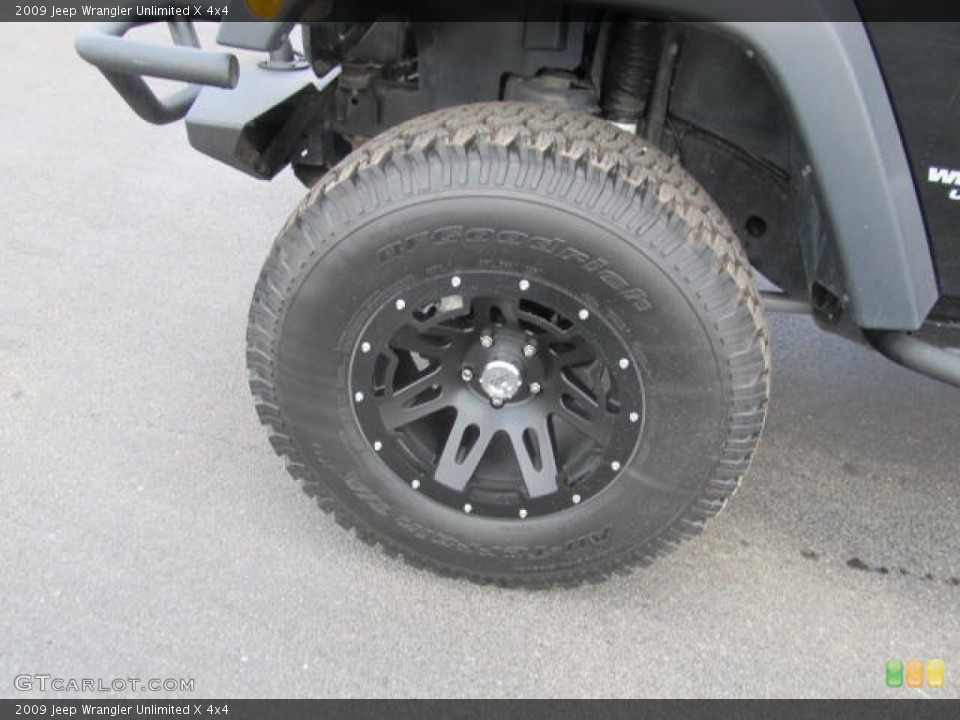 2009 Jeep Wrangler Unlimited Custom Wheel and Tire Photo #62252619