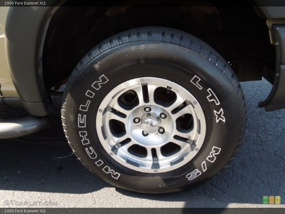2000 Ford Explorer Custom Wheel and Tire Photo #62316092