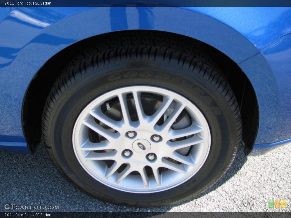 2011 Ford Focus SE Sedan Wheel and Tire Photo #62334613