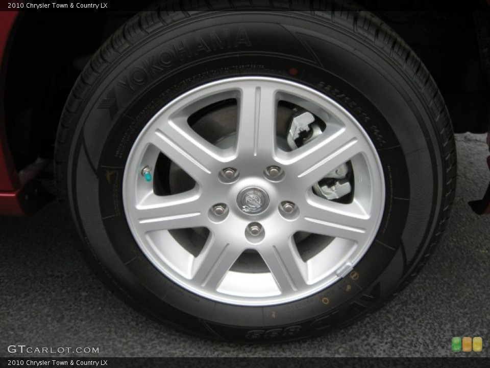 2010 Chrysler Town & Country Wheels and Tires