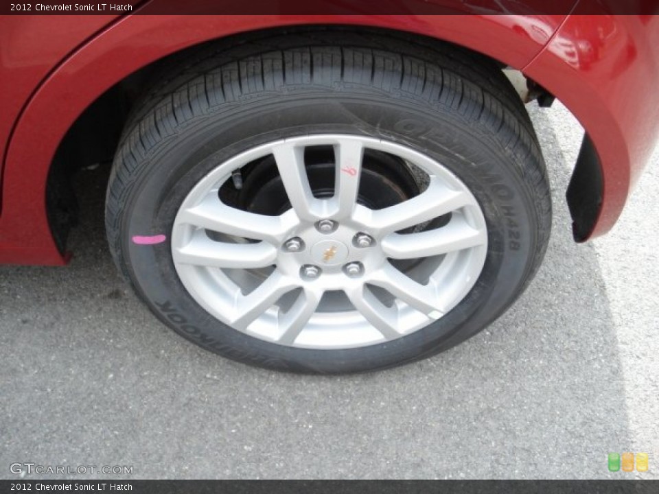 2012 Chevrolet Sonic LT Hatch Wheel and Tire Photo #62424498