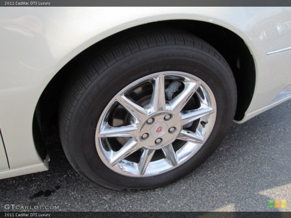 2011 Cadillac DTS Luxury Wheel and Tire Photo #62467309