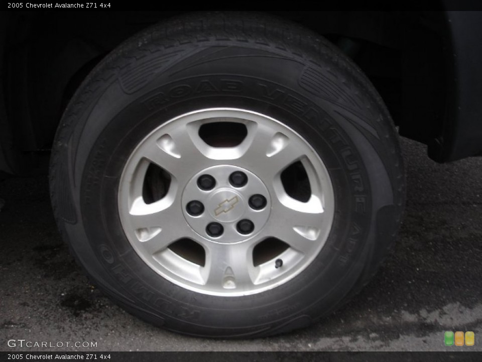 2005 Chevrolet Avalanche Z71 4x4 Wheel and Tire Photo #62475415