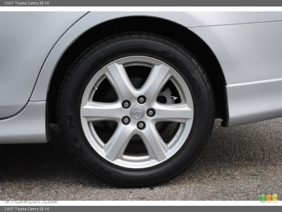 2007 Toyota Camry SE V6 Wheel and Tire Photo #62519002