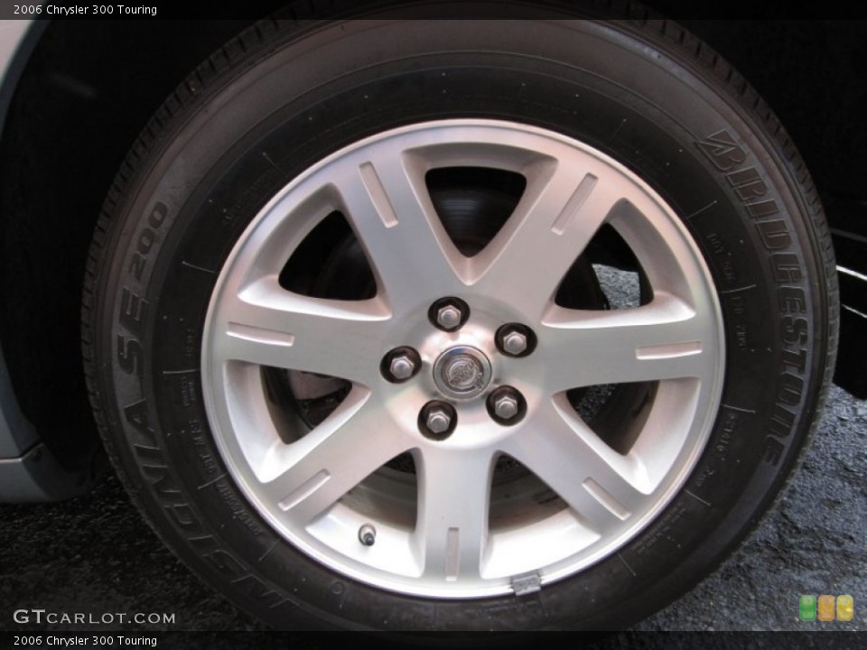 2006 Chrysler 300 Touring Wheel and Tire Photo #62520895