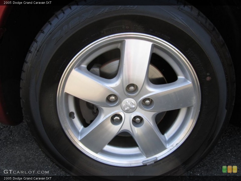 2005 Dodge Grand Caravan SXT Wheel and Tire Photo #62522182