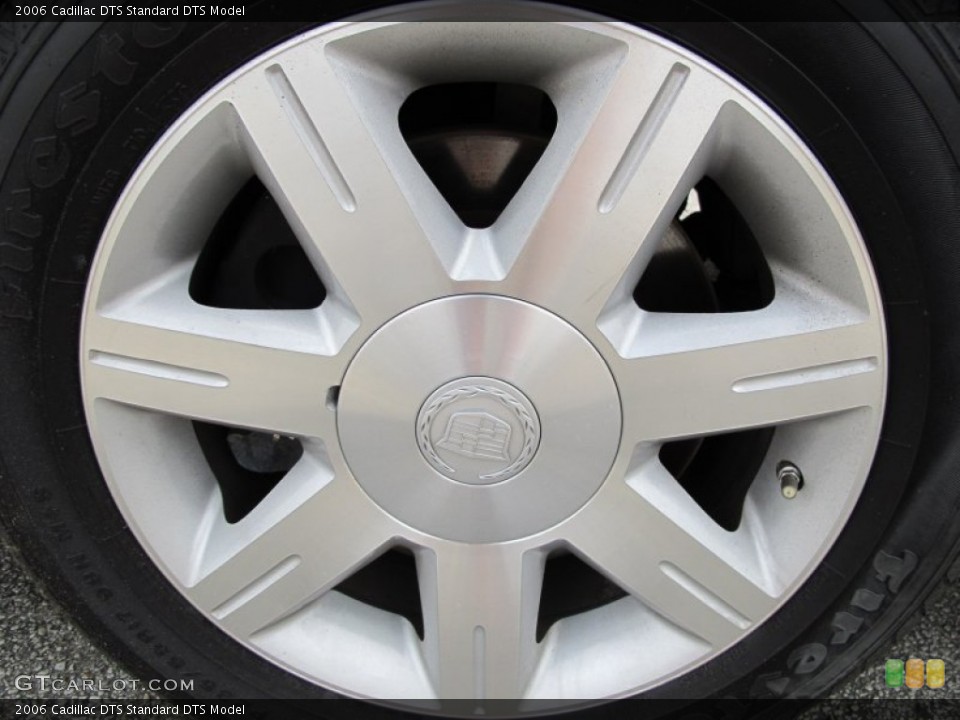 2006 Cadillac DTS  Wheel and Tire Photo #62731355